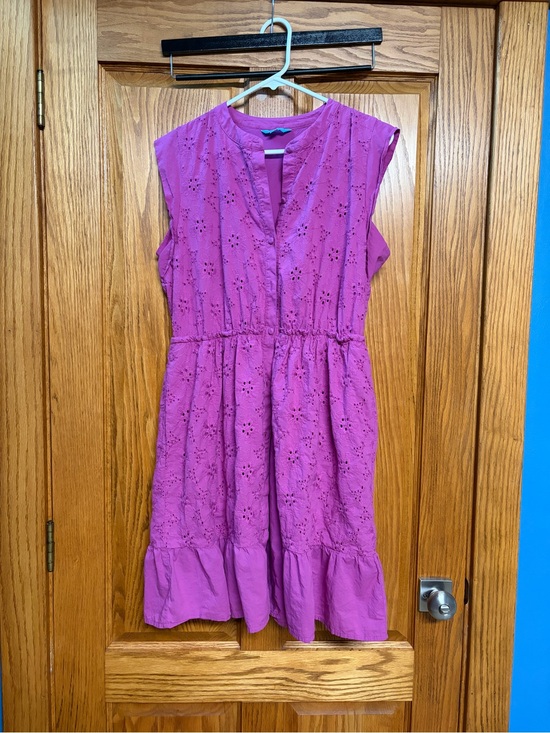 Draper James Dresses & Skirts - Draper James Magenta Eyelet V‑Neck Midi Dress